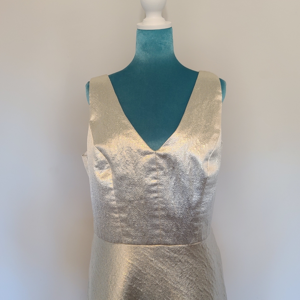 Elegant Silver Sleeveless Dress